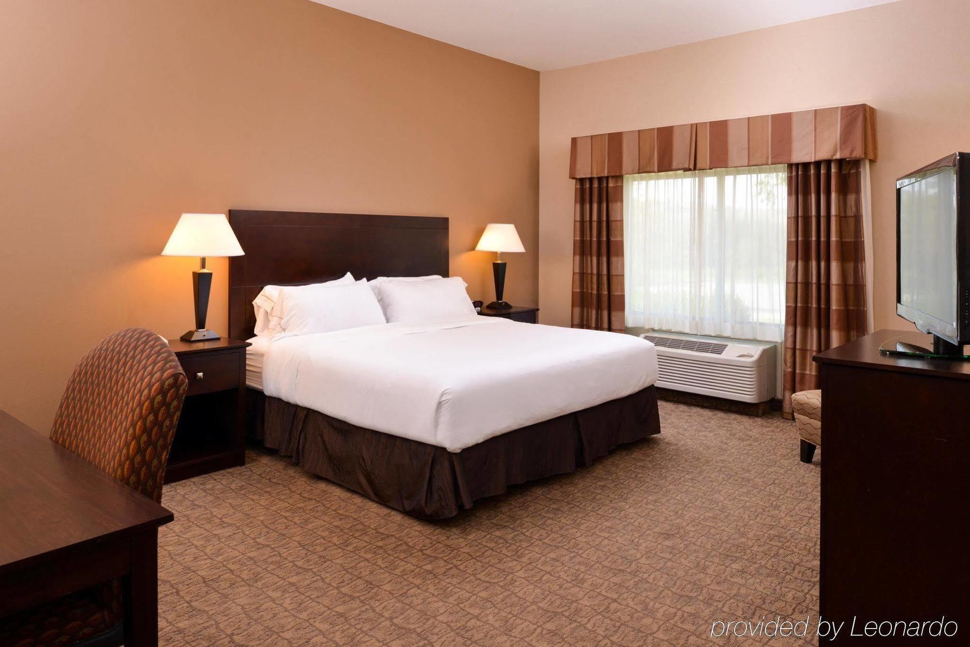 Holiday Inn Express & Suites Fairmont, An Ihg Hotel Exteriér fotografie